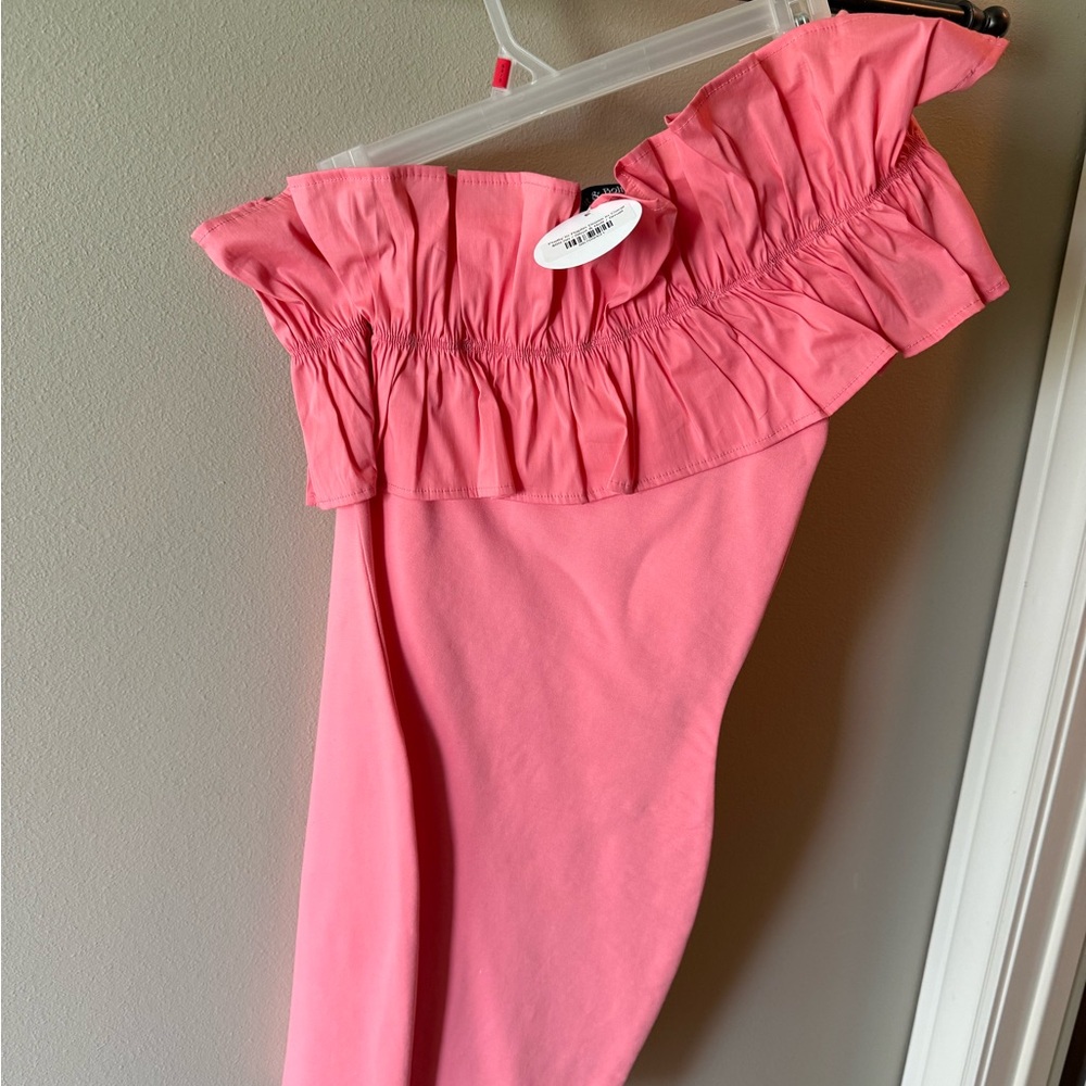 Women’s coral Off-Shoulder Dress, new with tags